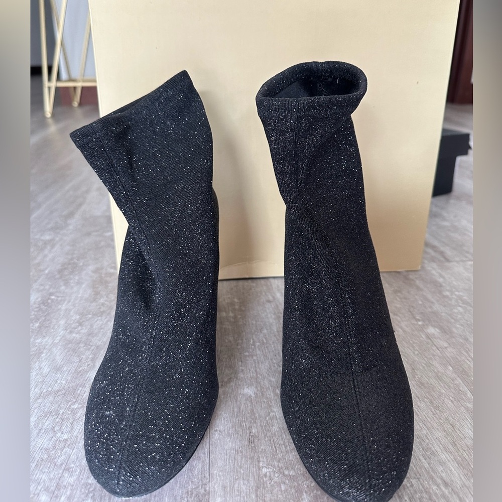 Michael Kors bootie size US 6
